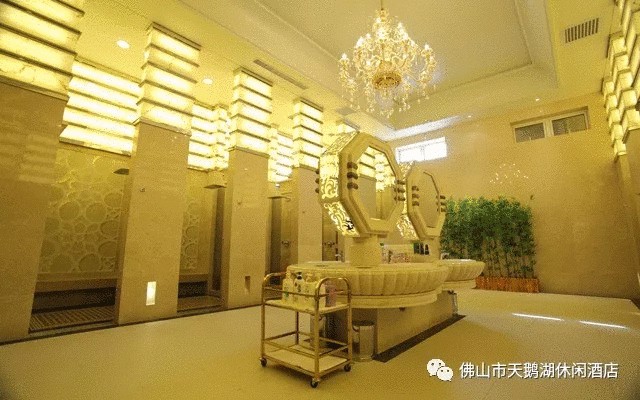 仅199元水疗SPA+4顿豪华海鲜自助餐+电影院健身房亲子乐园